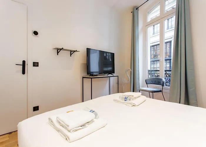 My - Champs Elysees Apartment Paris