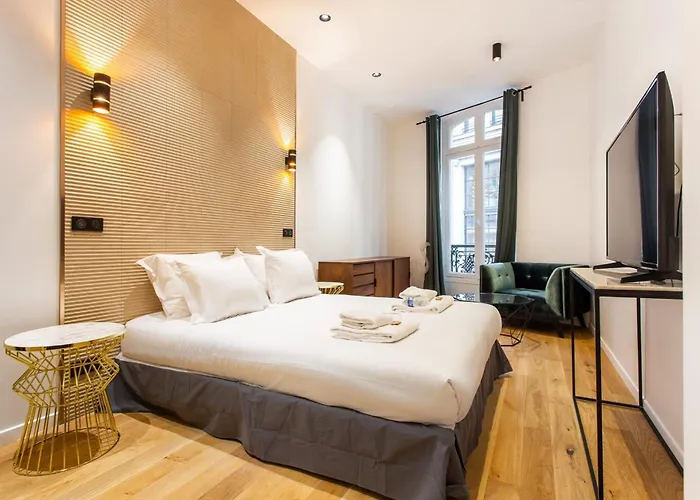 My - Champs Elysees Apartment