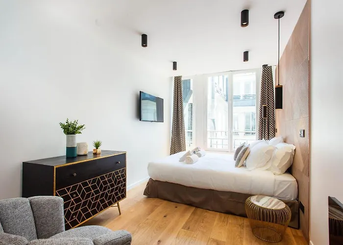 My - Champs Elysees Apartment Paris