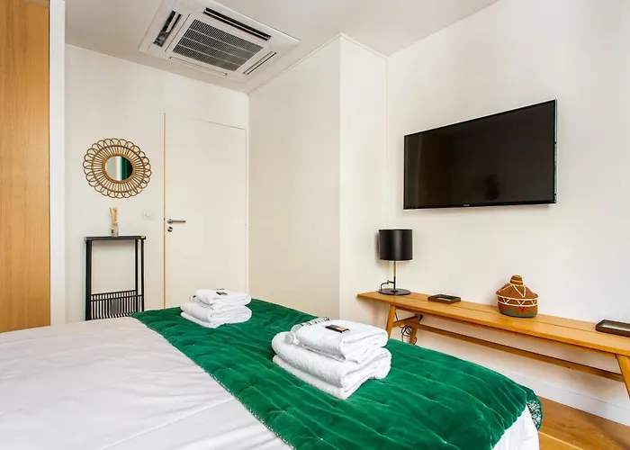 My - Champs Elysees Apartment