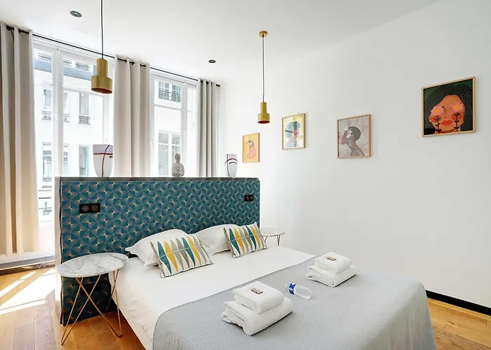 My - Champs Elysees Apartment
